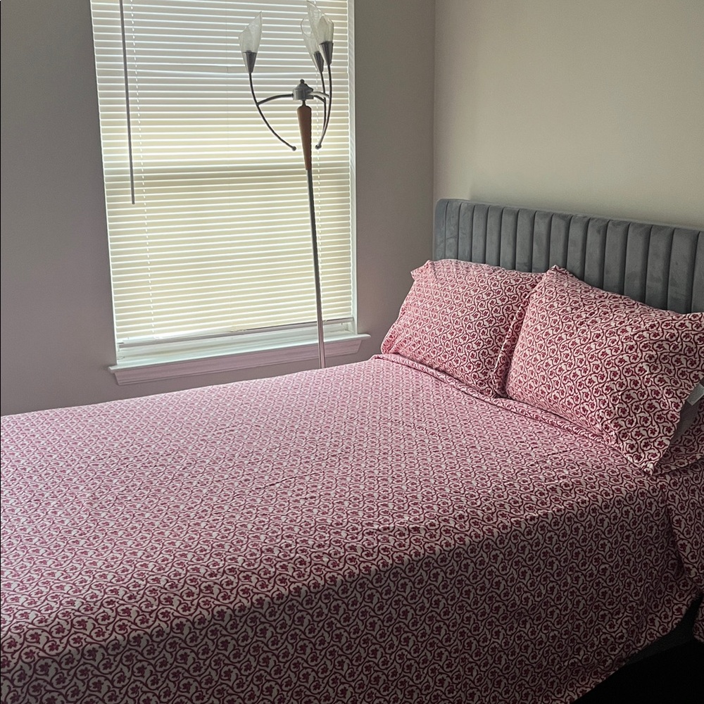 Lands End  Floral Red and white Patterned Flat sheet & PC